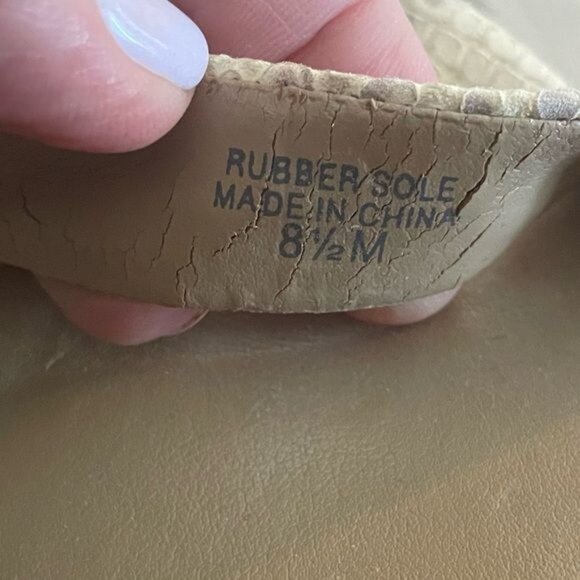 Ann Taylor Geri Snake Skin Ankle Strap Sandals Neutral Beige Size 8.5 - Picture 2 of 9